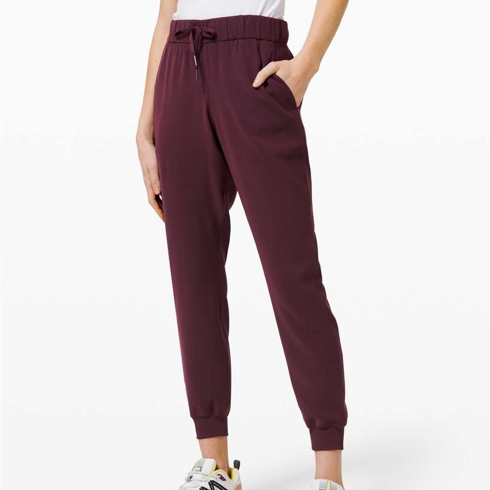 Lululemon On The Fly Stretch High Rise Jogger Woven Cassis Maroon Red